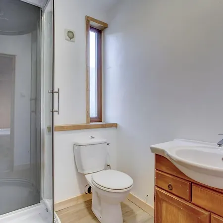 Rustic 6 Bedroom In Sleeping 15 Σαλέ *